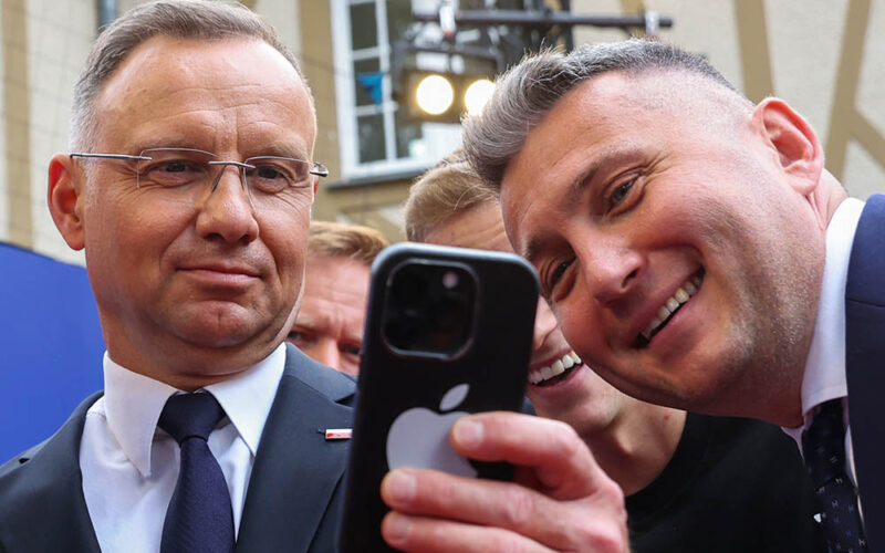 Gigantyczne prowizje i polityczna sitwa