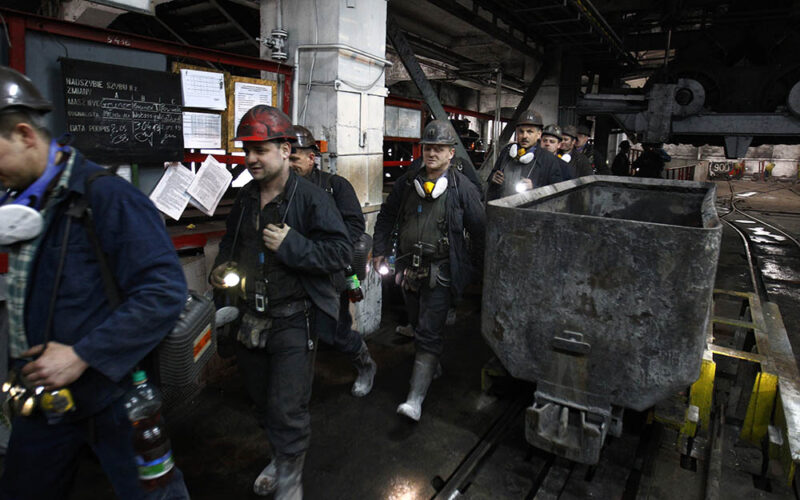 Bal na węglowym Titanicu