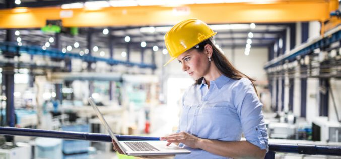 Jak skutecznie zorganizować transport maszyn przemysłowych drogą morską?