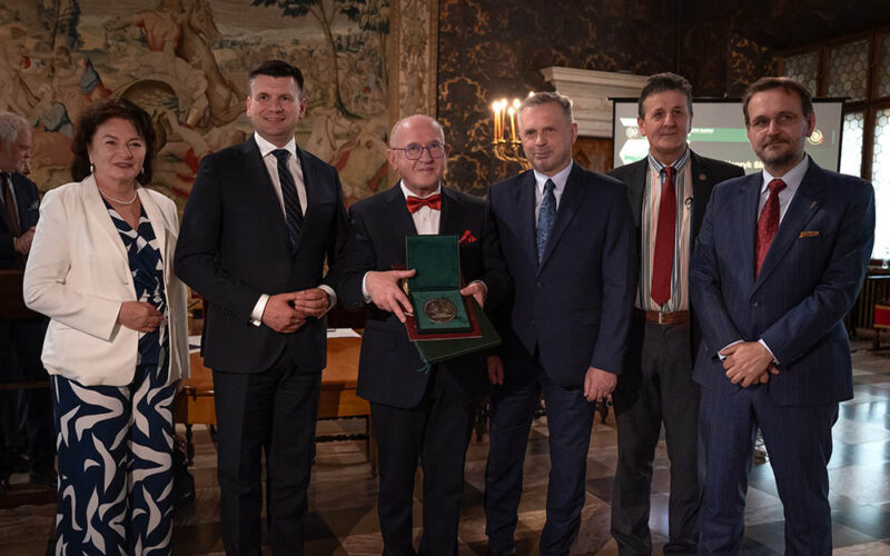 Z&nbsp;pożytkiem dla ojczystego kraju