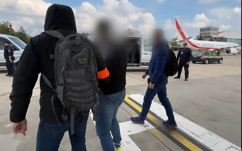 Jasnowidz i piętnastu sprawiedliwych