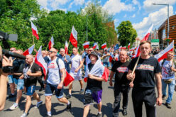 Brunatna Polska wstaje z kolan