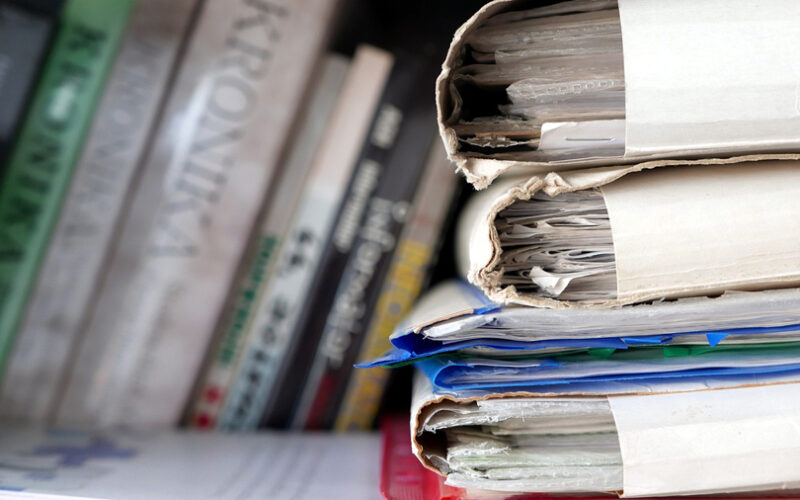 Teczka awaryjna – kto powinien ją założyć i dlaczego