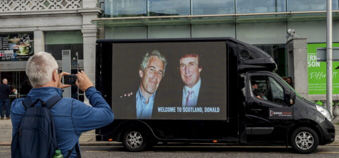 Trump, Epstein i zdradzona MAGA