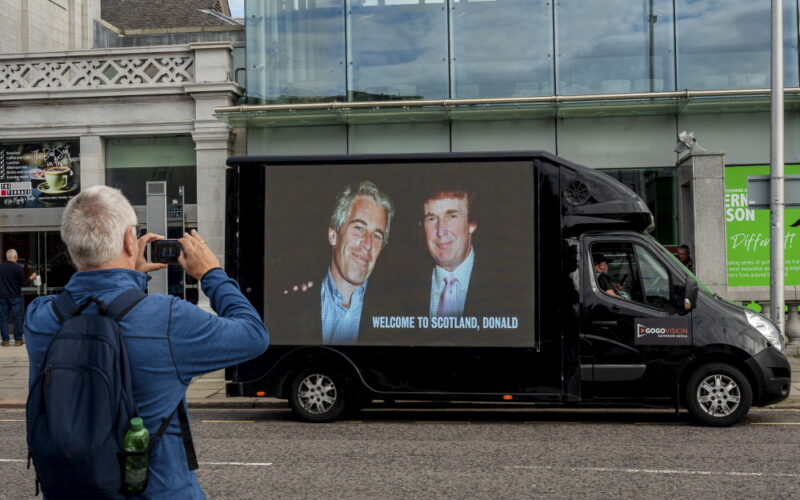 Trump, Epstein i zdradzona MAGA