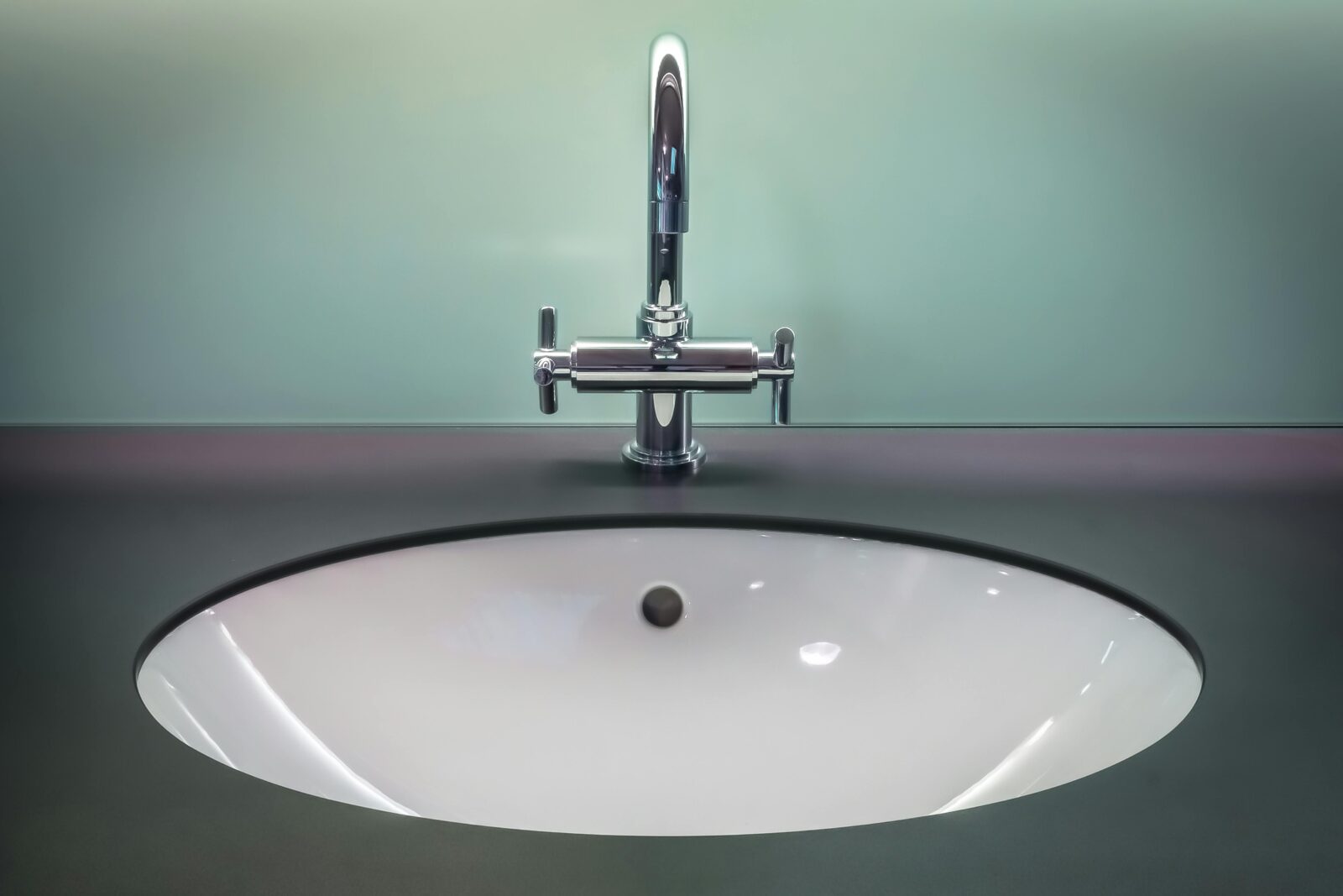 Granitowy, stalowy, ceramiczny – jaki nowoczesny zlew do kuchni sprawdzi się najlepiej?