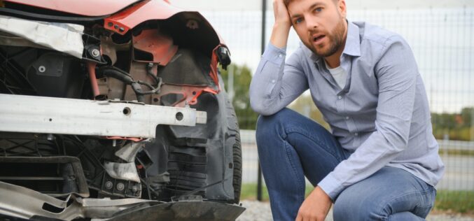 Co się stanie, jeśli uszkodzę auto z wypożyczalni?