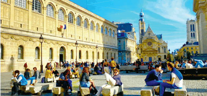 Uniwersytety na sprzedaż