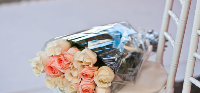 Folia do pakowania kwiatów – jak można wykorzystać worki celofanowe w branży florystycznej?