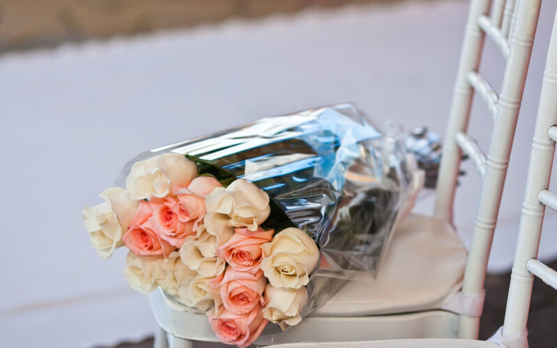 Folia do pakowania kwiatów – jak można wykorzystać worki celofanowe w branży florystycznej?