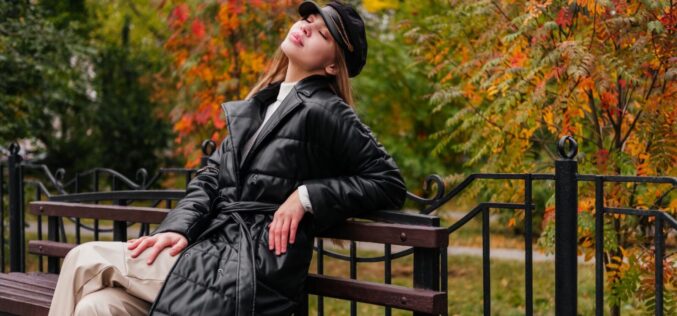 Jesienny chill z dala od miasta – odkryj magię październikowych tras rowerowych