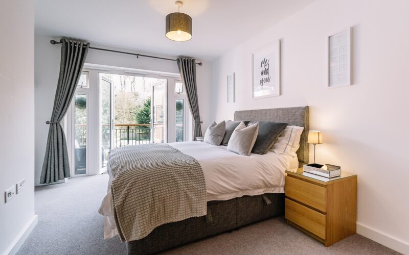 Meble do&nbsp;sypialni – 7 pomysłów na&nbsp;przytulną aranżację