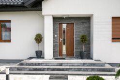 Drewniane czy stalowe drzwi wejściowe do domu jednorodzinnego?