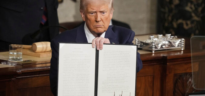 Jak Trump testuje prawo łaski