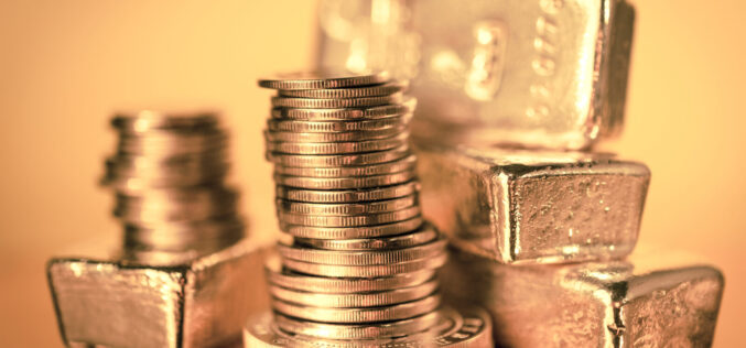 Złoto i srebro w czasach niepewności — jak inwestują Polacy?