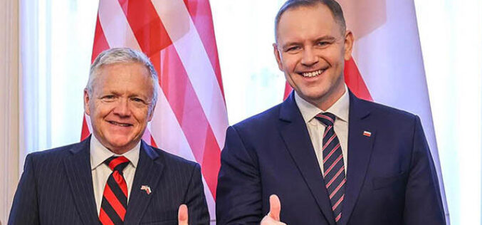 Ambasador USA i&nbsp;Elon Musk chwalą weto Nawrockiego