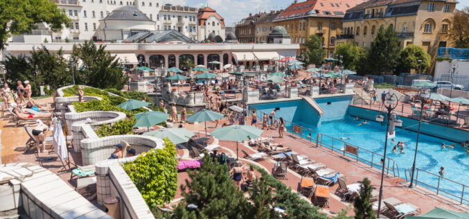 Zmierzch budapeszteńskich term?