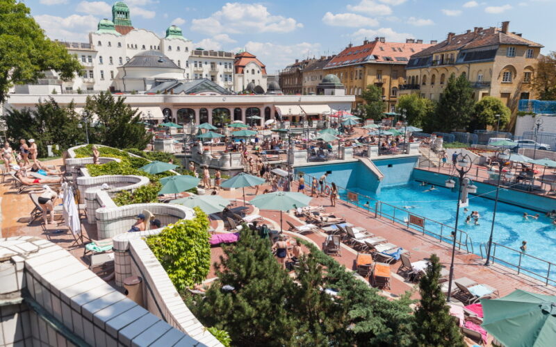 Zmierzch budapeszteńskich term?