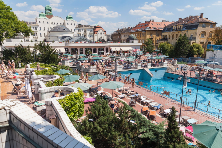 Zmierzch budapeszteńskich term?
