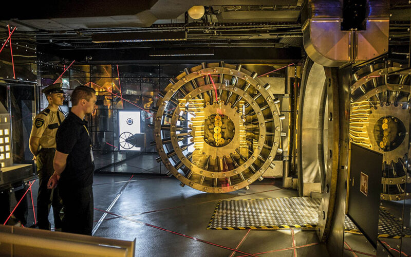 Złoto wypiera dolara