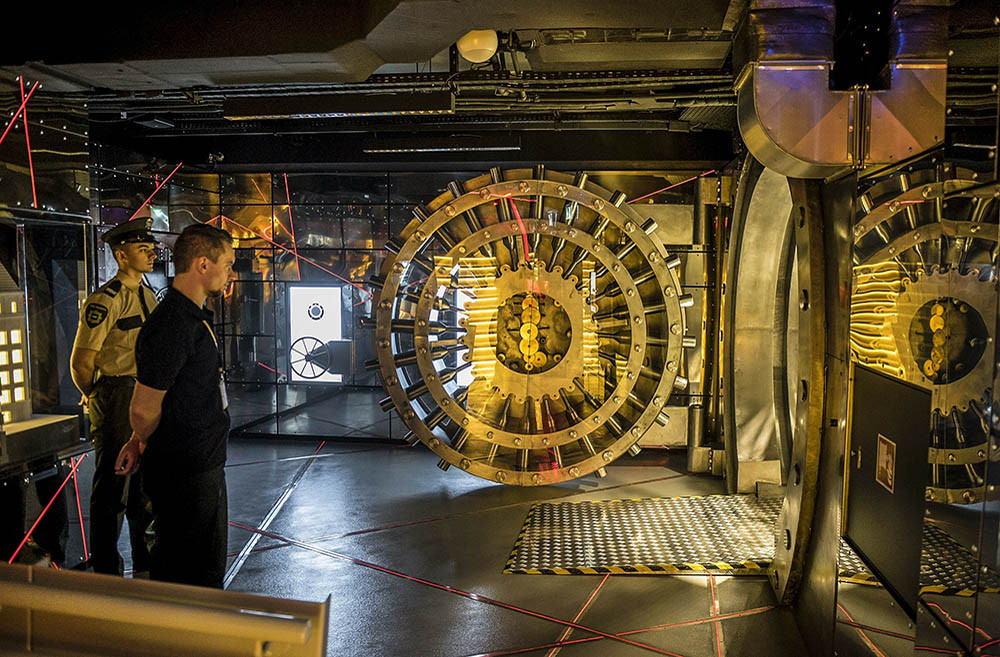 Złoto wypiera dolara