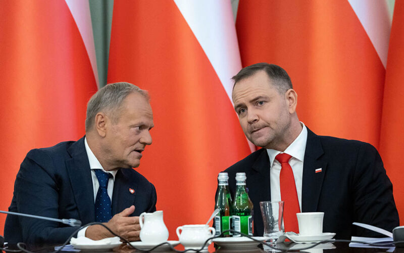 Dwa pałace, jedna Polska