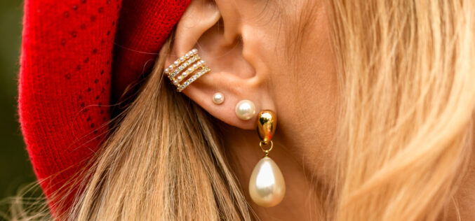 Perły na&nbsp;nowo – jak kolczyki z&nbsp;perłami weszły do&nbsp;codziennych stylizacji?