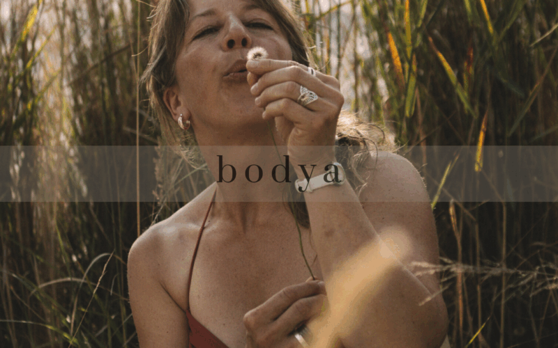 Jaki strój kąpielowy dla 50-latki? Komfortowe i&nbsp;dopasowane modele na&nbsp;wyjazd