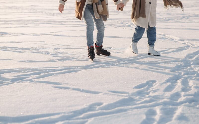 Zimowe aktywności dostępne dla każdego – pomysły na&nbsp;ruch bez&nbsp;wyjazdu w&nbsp;góry