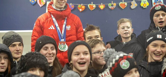 Kacper i&nbsp;Władek. Śnieżne i&nbsp;lodowe medale Polaków