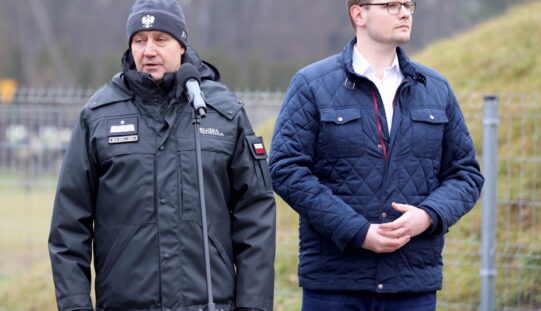 Wpływowy minister, uczynny kolega