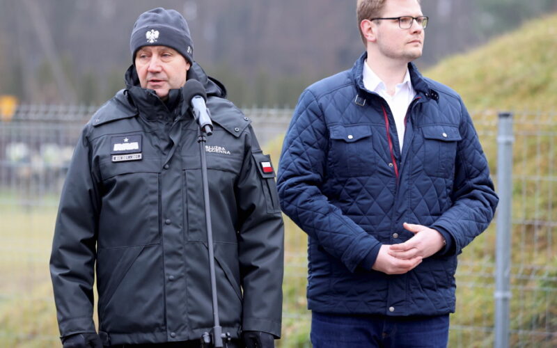 Wpływowy minister, uczynny kolega