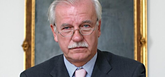 Andrzej Olechowski – obsesja polskiej prawicy