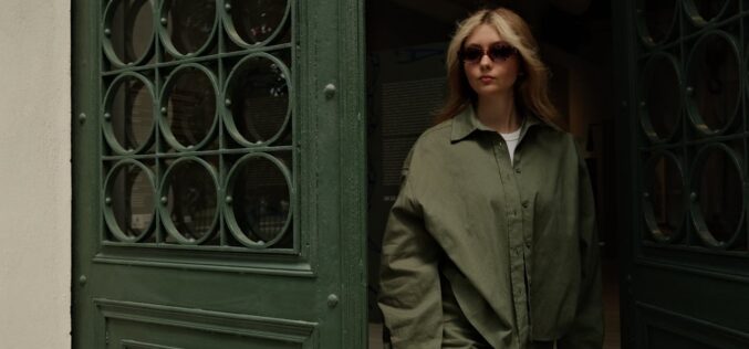 Moda oversize – jak nosić luźne fasony na&nbsp;co&nbsp;dzień?