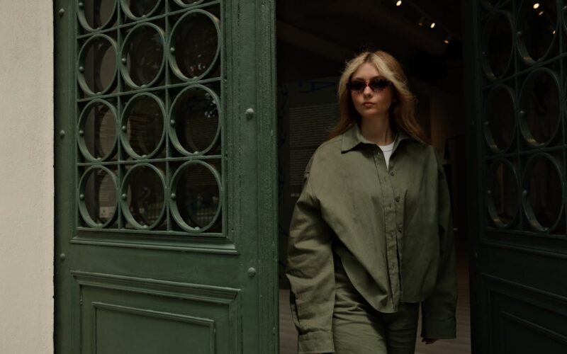 Moda oversize – jak nosić luźne fasony na&nbsp;co&nbsp;dzień?
