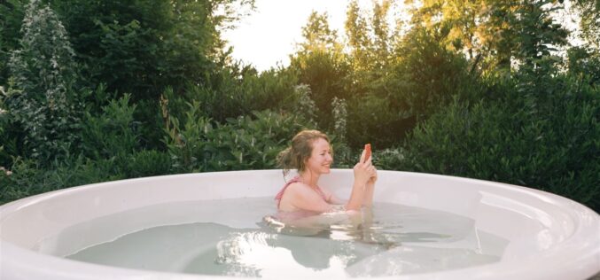 Temperatura wody w&nbsp;jacuzzi – jaka jest idealna do&nbsp;relaksu?