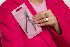 Praca frezarką w&nbsp;manicure – jak wybrać odpowiednie frezy do&nbsp;paznokci?