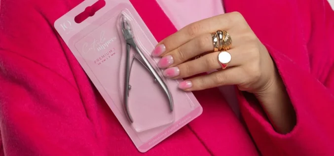 Praca frezarką w&nbsp;manicure – jak wybrać odpowiednie frezy do&nbsp;paznokci?